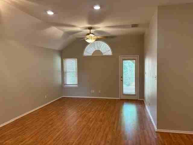 2316 Clermont Ln - Photo 6 of 18