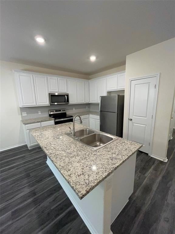 103 E 15th St - Photo 5 of 17