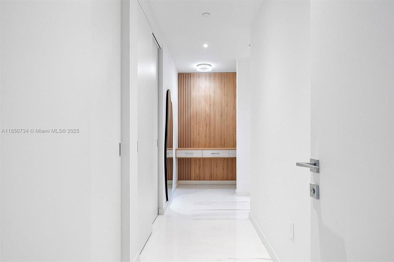 300 Biscayne Boulevard Way #1604 - Photo 6 of 8