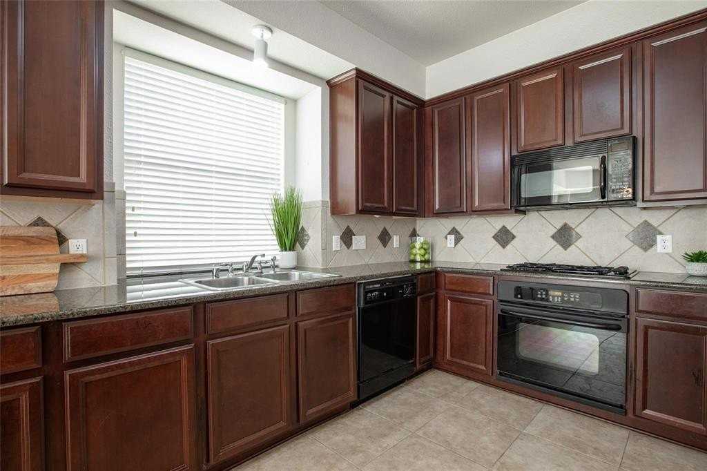 9305 Amber Downs Drive - Photo 4 of 28