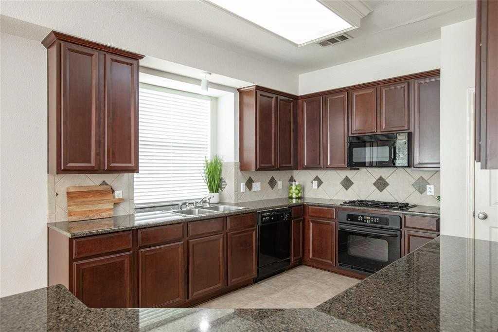 9305 Amber Downs Drive - Photo 6 of 28