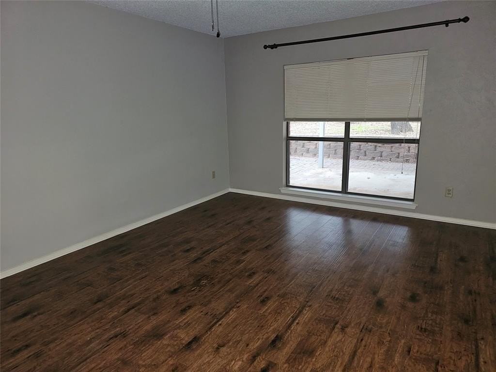 1807 Chittam Drive - Photo 2 of 10