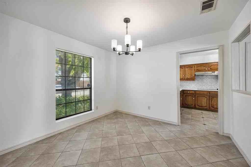 6305 Acapulco Dr - Photo 3 of 22