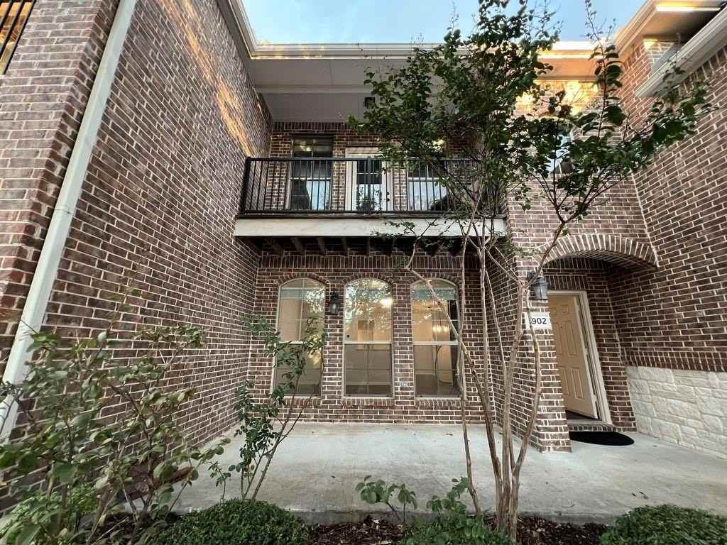 1902 Downing St - Photo 2 of 19