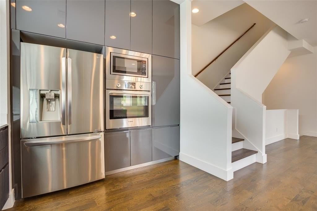 1205 Hyde Ct - Photo 4 of 40