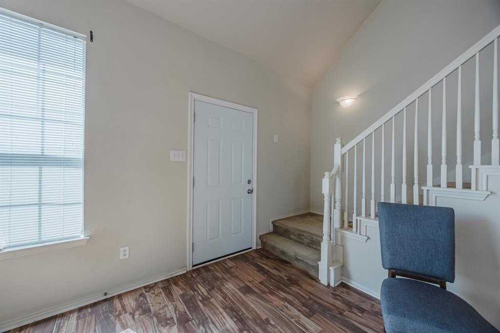 103 Janis Street #B - Photo 3 of 35