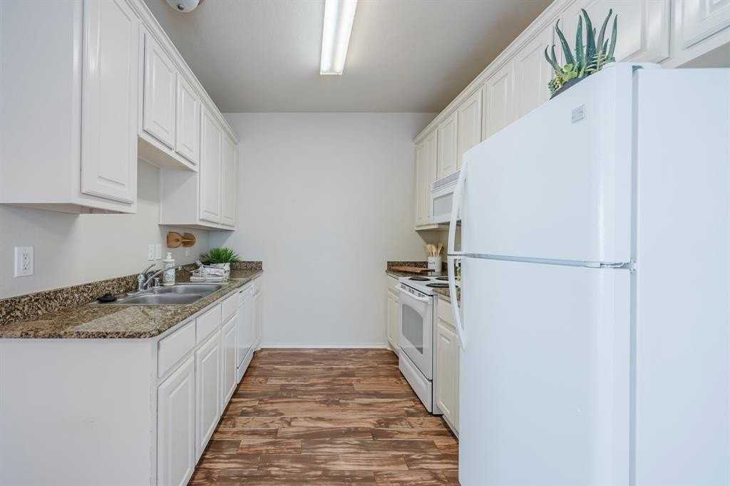 103 Janis Street #B - Photo 6 of 35