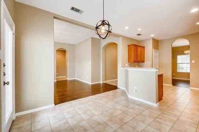 1400 Chestnut Dr - Photo 5 of 35