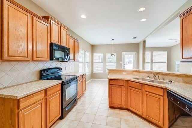 1400 Chestnut Dr - Photo 7 of 35