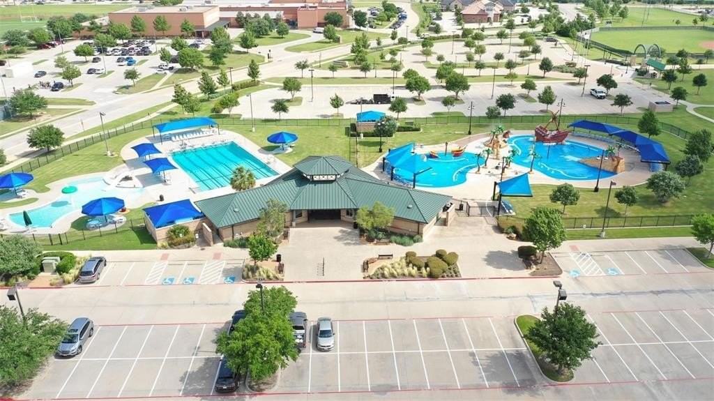 18 Greenleaf Dr - Photo 6 of 25