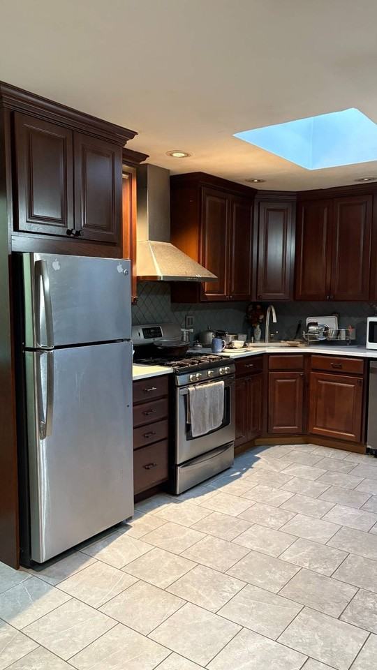 8 Howard St - Photo 4 of 9