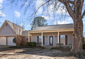 320 Pebble Creek Dr - Photo 1 of 1