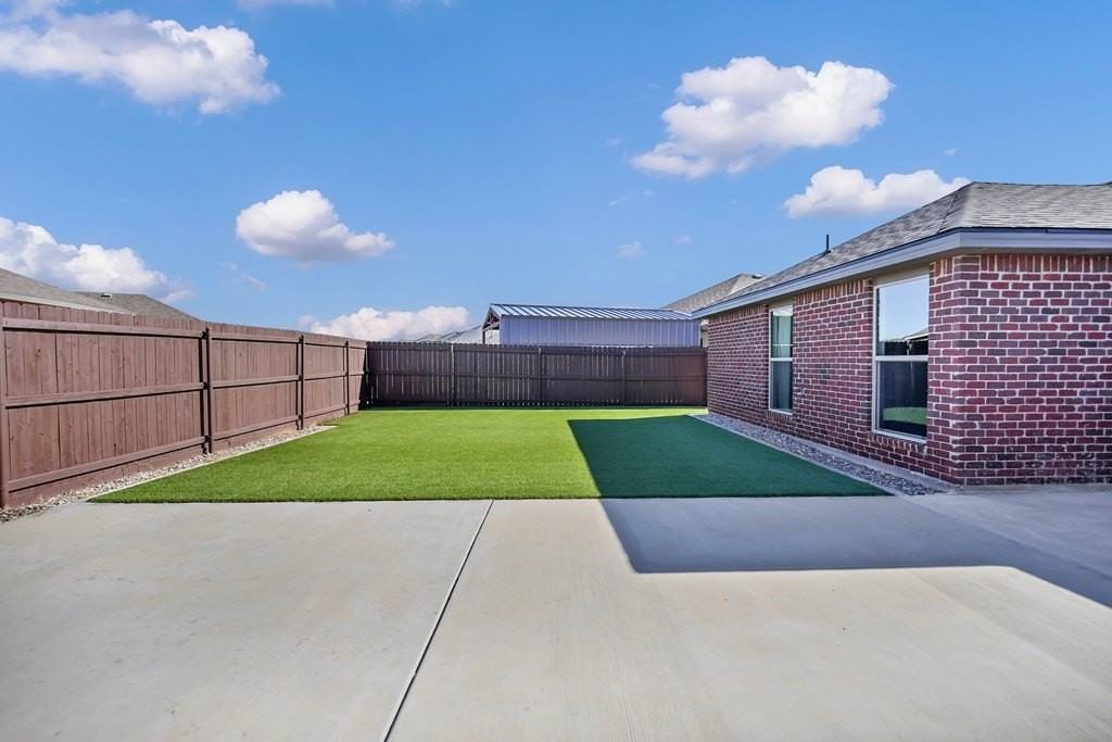 1305 E 94th St - Photo 5 of 24