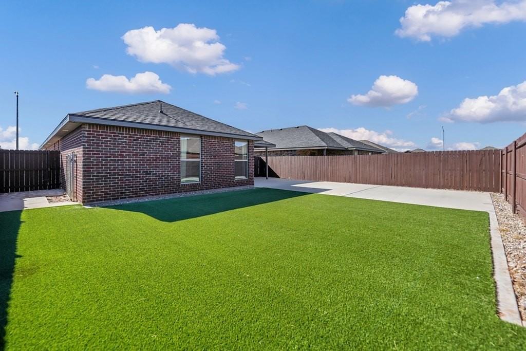 1305 E 94th St - Photo 6 of 24