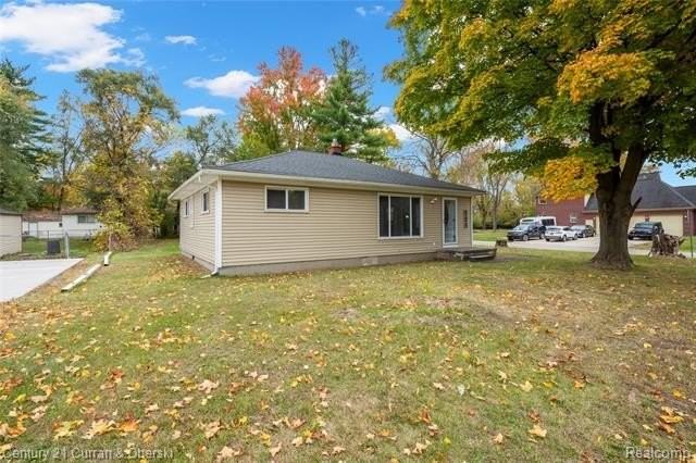 25616 W 10 Mile Rd - Photo 2 of 20