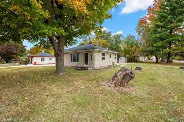 25616 W 10 Mile Rd - Photo 3 of 20