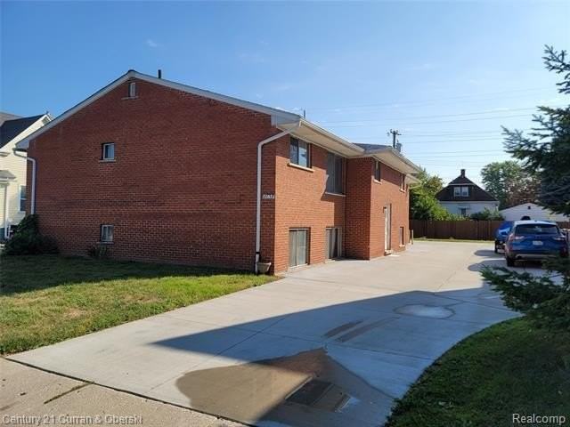 2753 10th Street - Photo 2 of 10