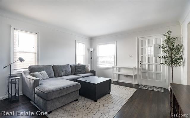 2989 Cummings Ave - Photo 2 of 19