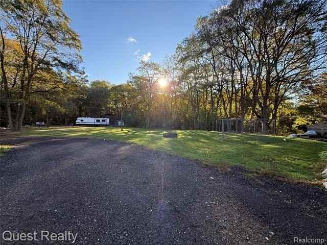 8030 Reese Rd - Photo 3 of 18