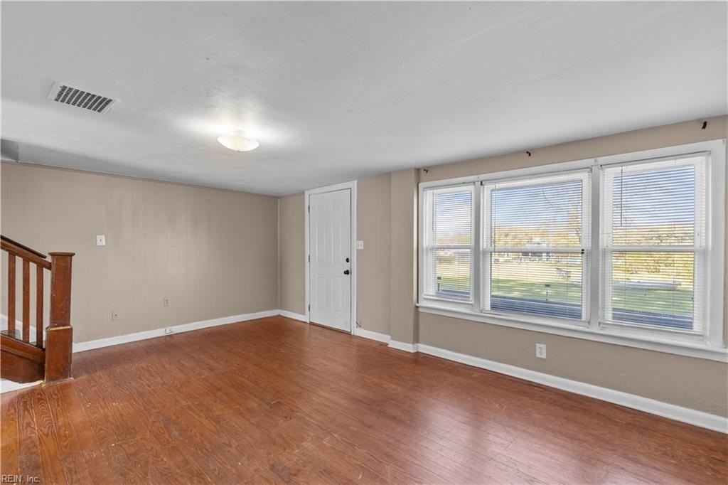 1628 Bradford Terrace - Photo 4 of 14