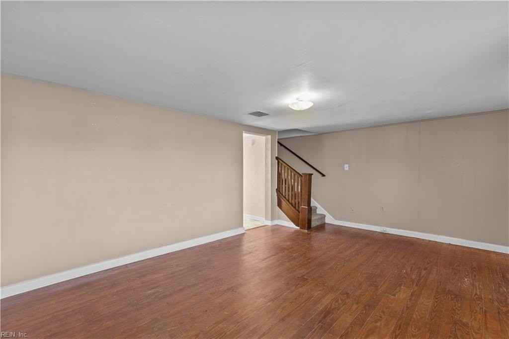 1628 Bradford Terrace - Photo 5 of 14