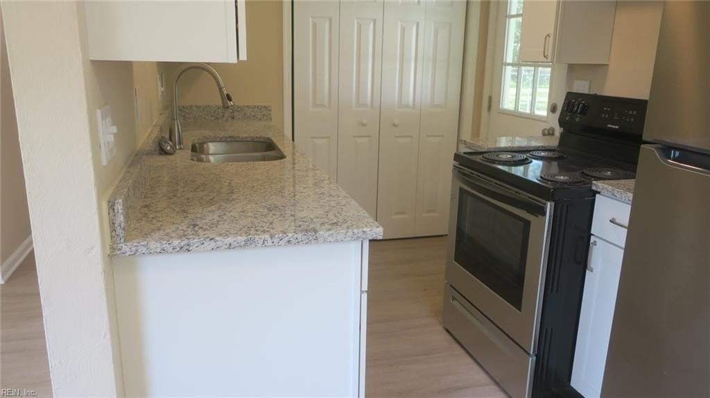 8 Jordan Dr - Photo 3 of 15