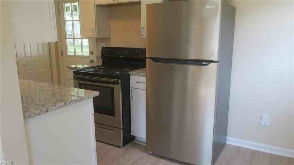 8 Jordan Dr - Photo 5 of 15