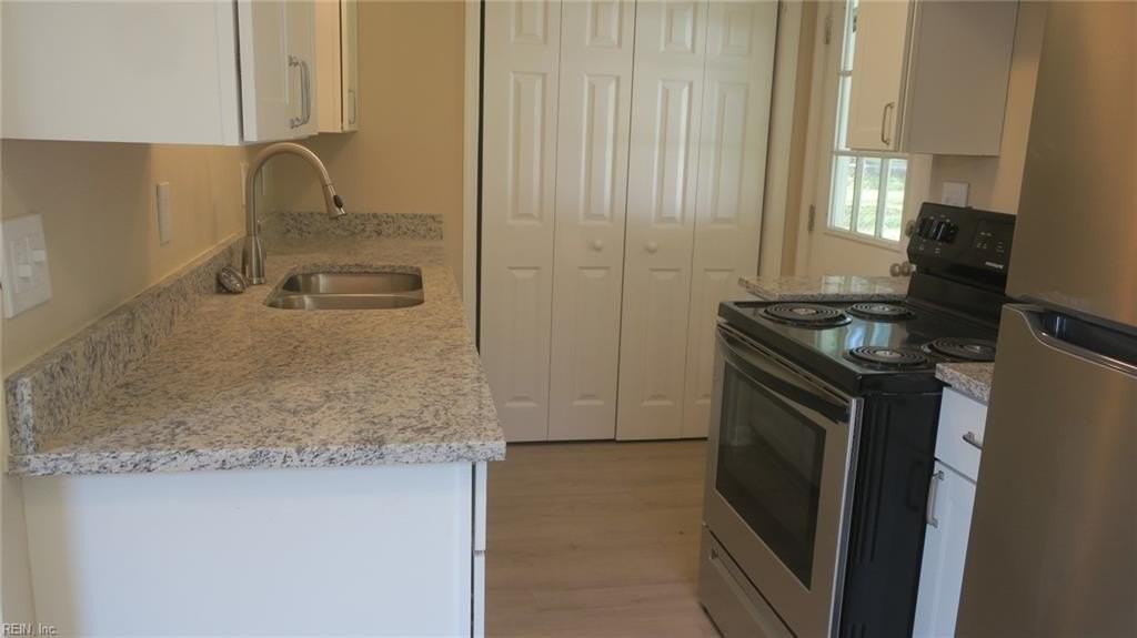 8 Jordan Dr - Photo 6 of 15