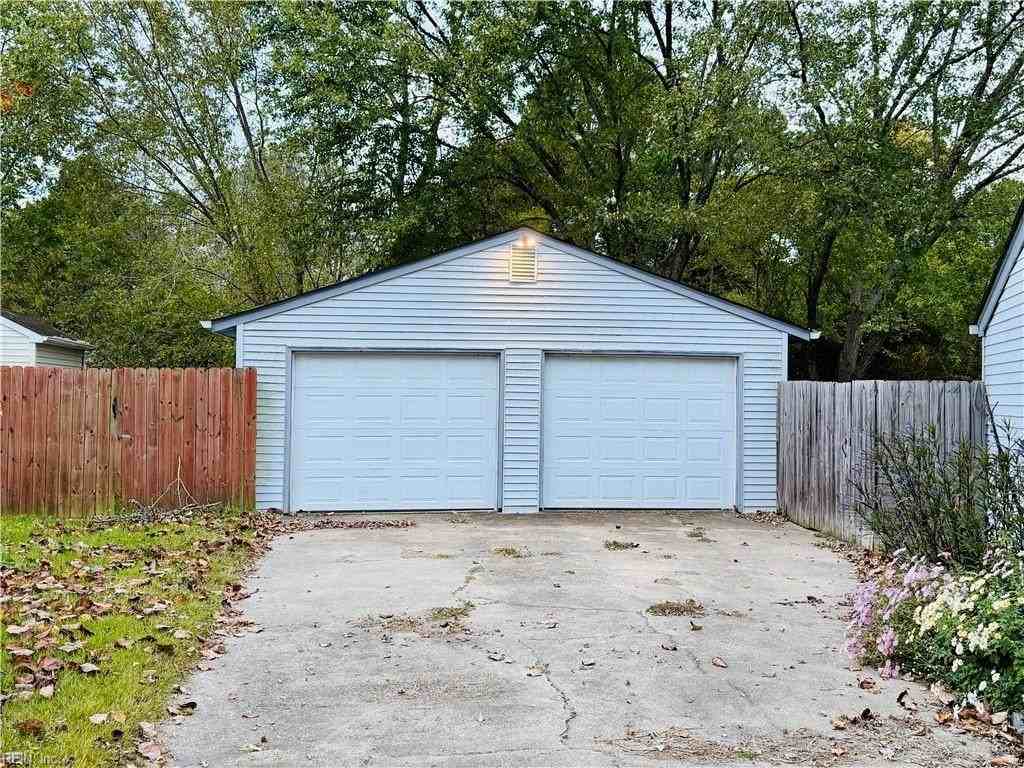 105 Astrid Ln - Photo 2 of 14