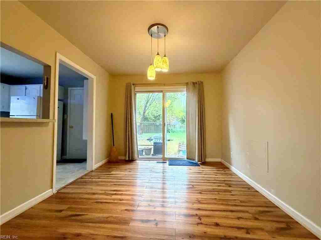 105 Astrid Ln - Photo 5 of 14