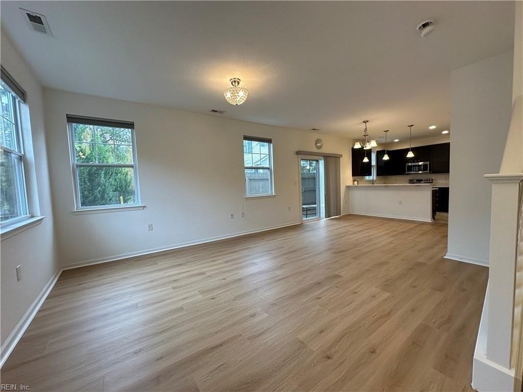 2802 Rowling Way - Photo 3 of 20