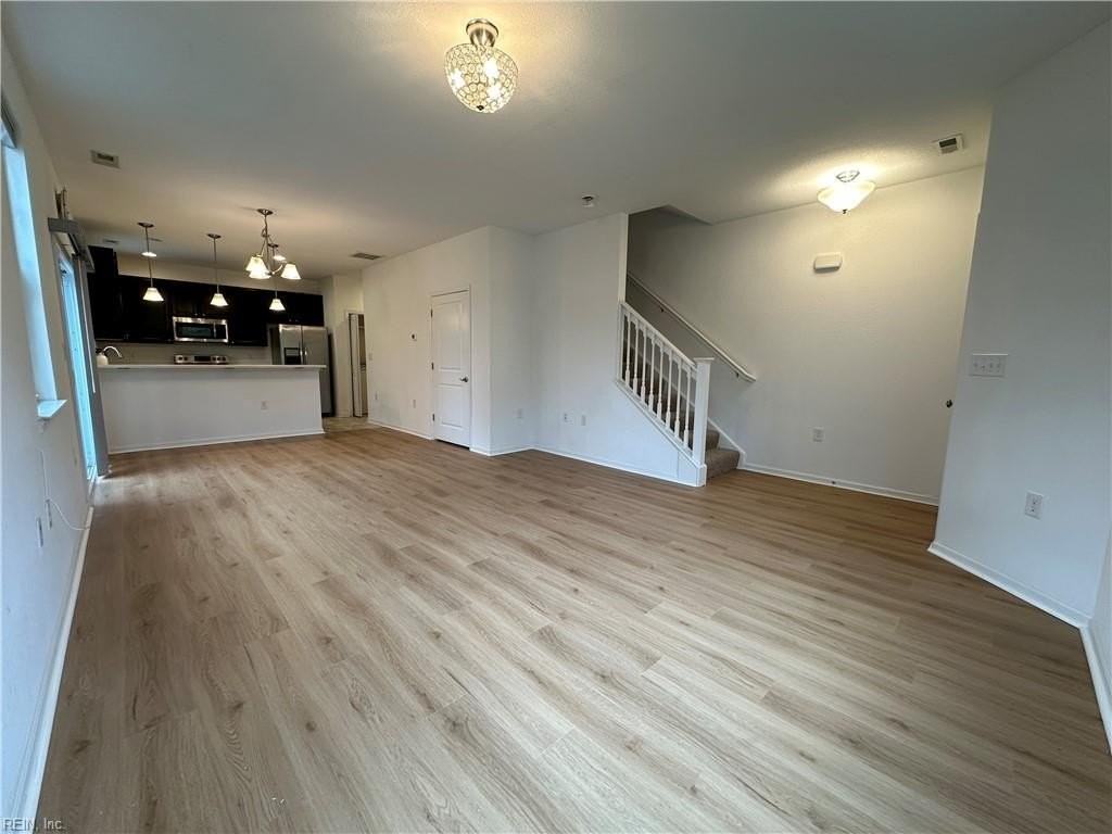 2802 Rowling Way - Photo 4 of 20