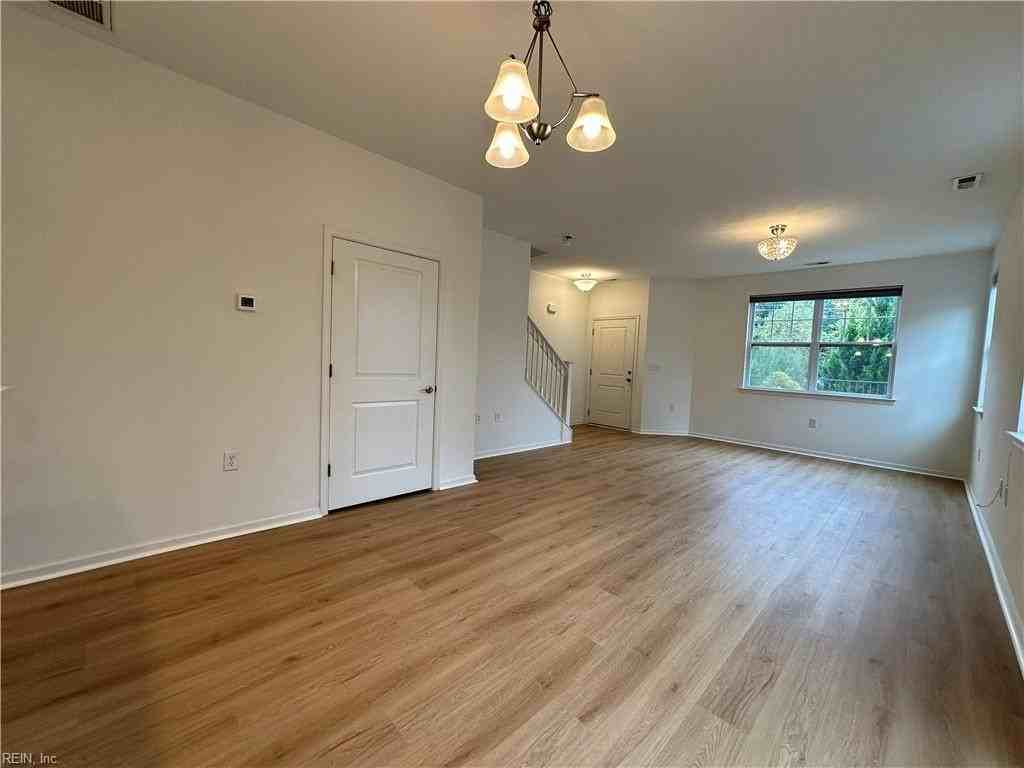 2802 Rowling Way - Photo 5 of 20