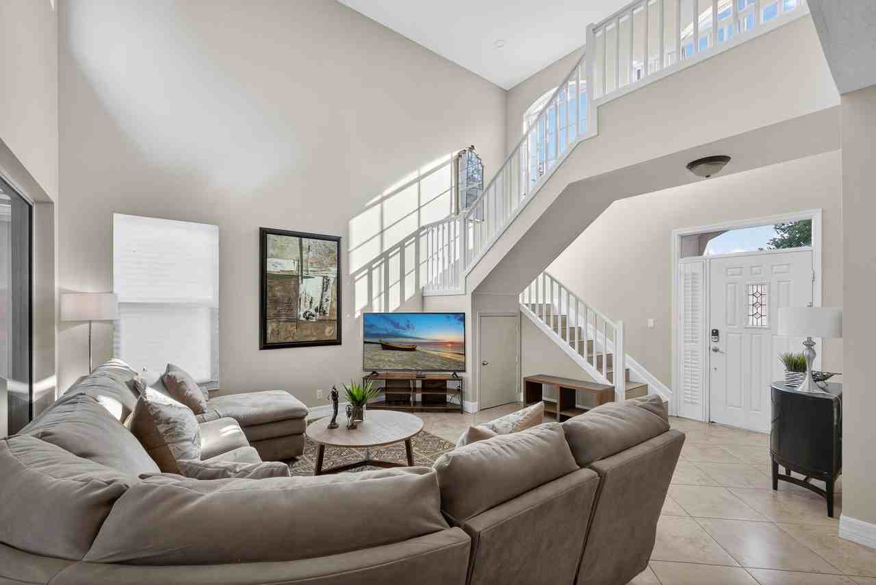 8400 Heritage Club Dr - Photo 4 of 50