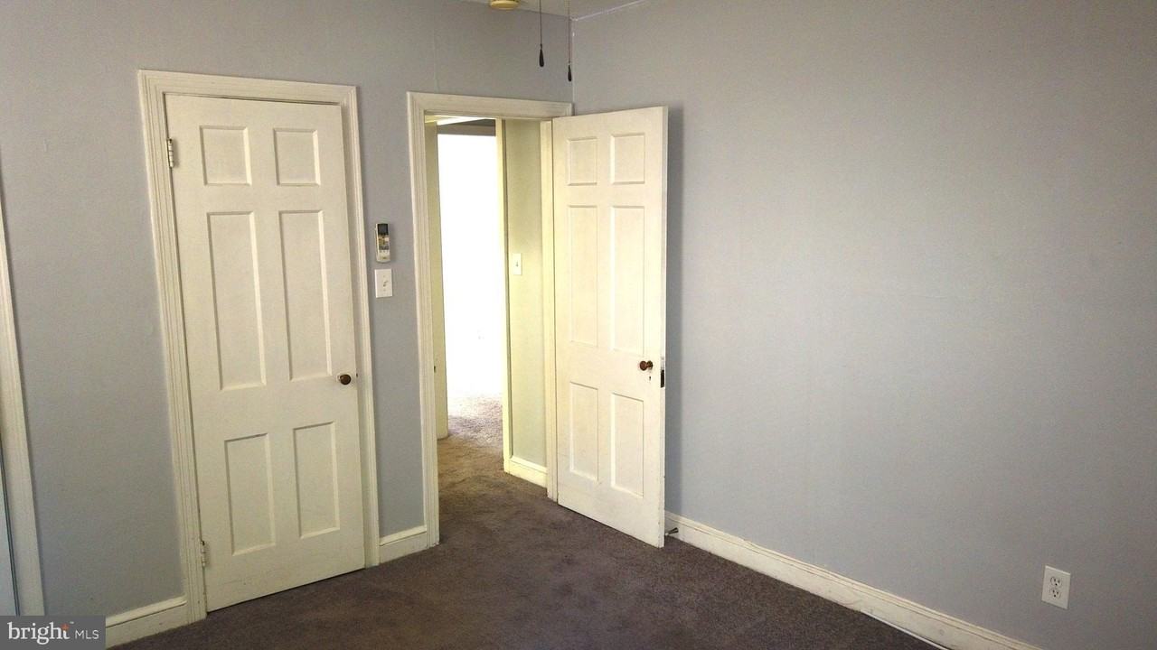 820 Taylor Street Northeast #3 - Photo 3 of 9