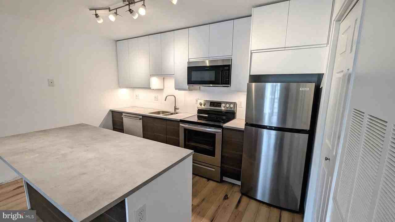 3310 Wyndham Cir Apt 314 #314 - Photo 2 of 31