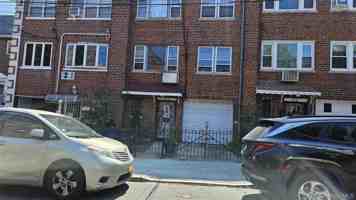 featured image of 2531 42nd St