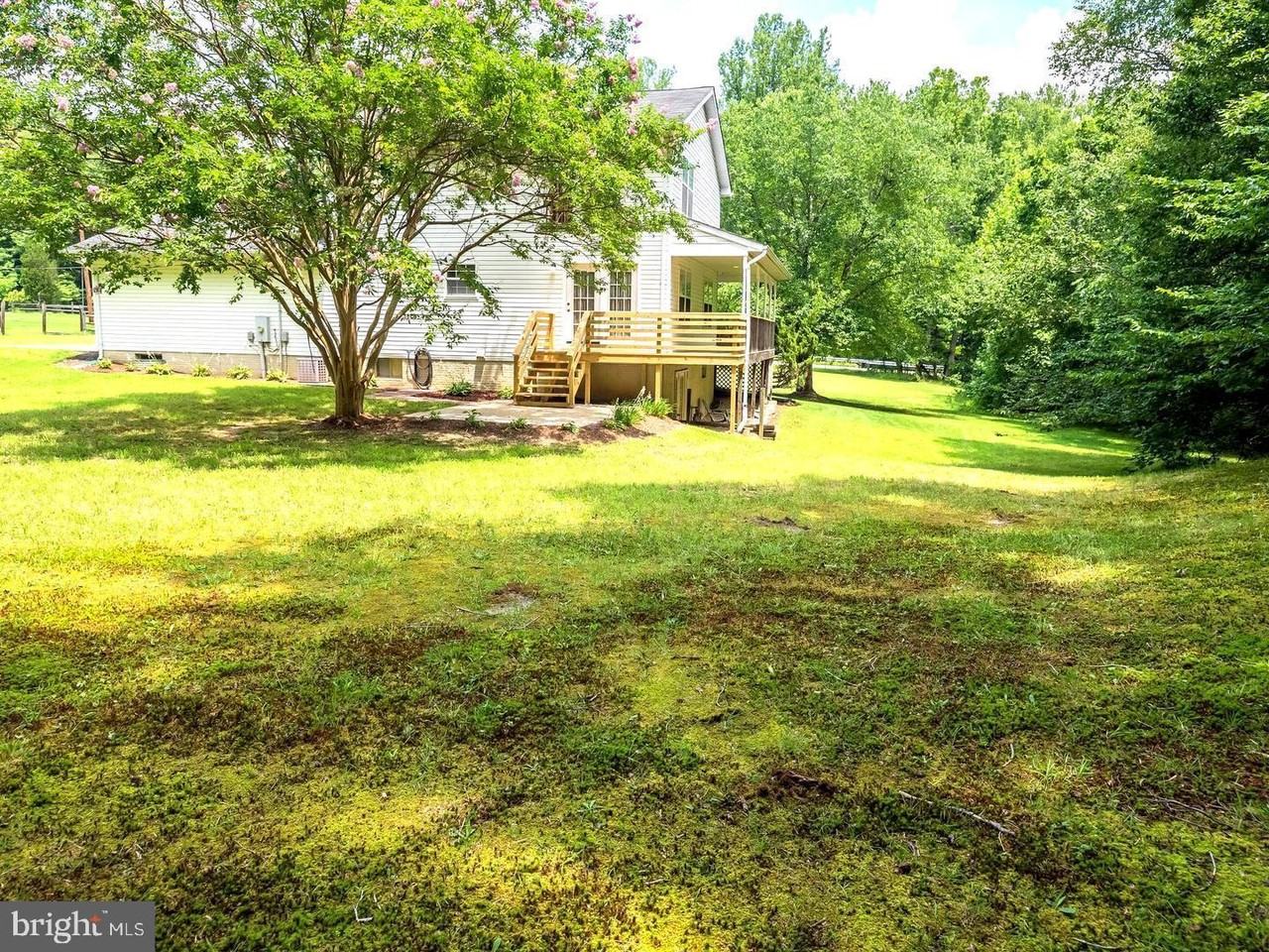 7701 Croom Rd - Photo 5 of 46