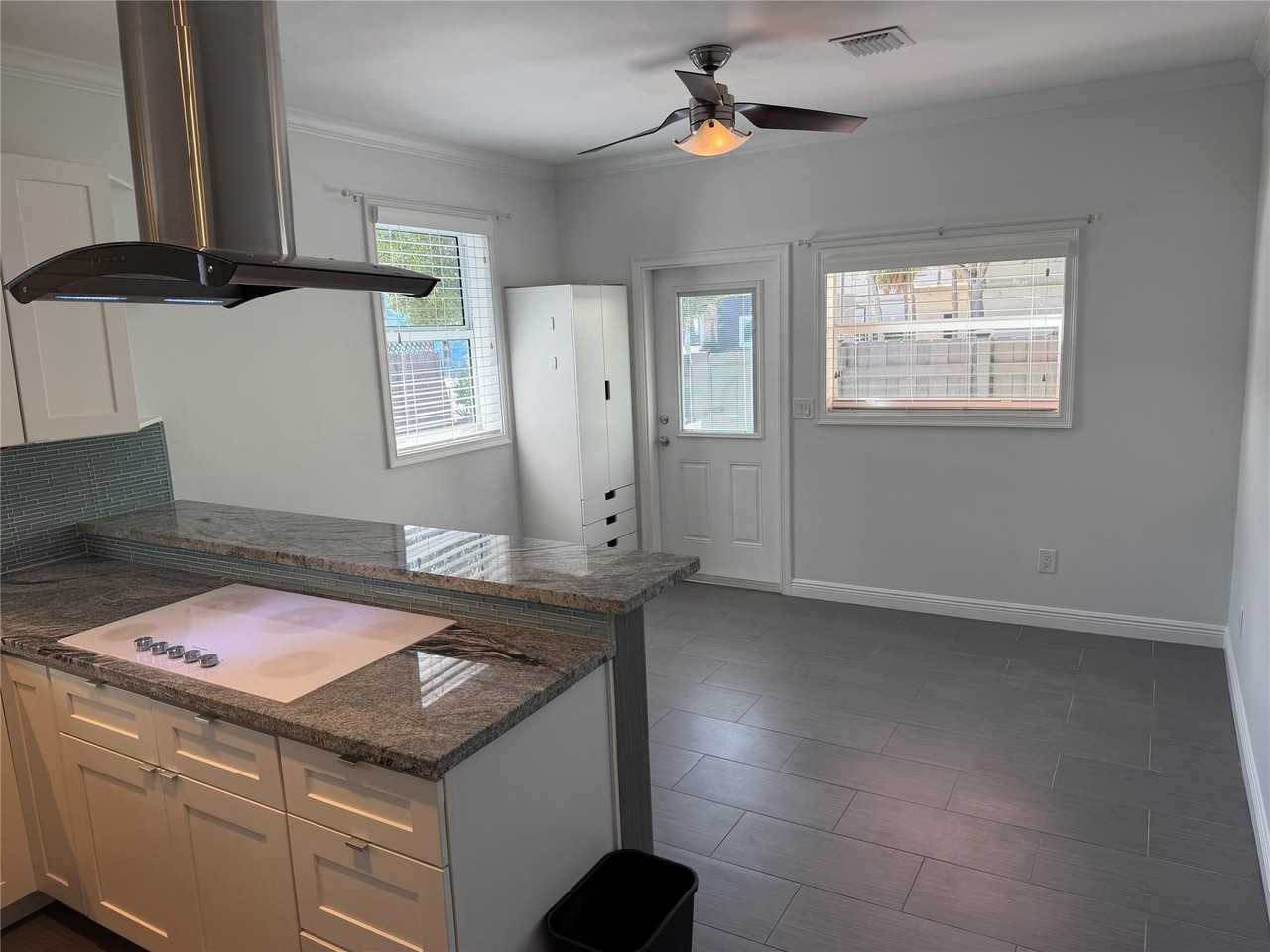 738 Ne 3rd Ave - Photo 7 of 30