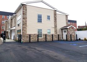 featured image of 71 N Main St ##B