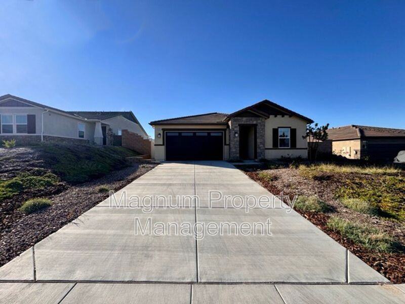 22691 Hilltopper Way - Photo 2 of 43