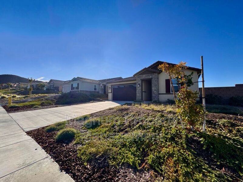 22691 Hilltopper Way - Photo 3 of 43