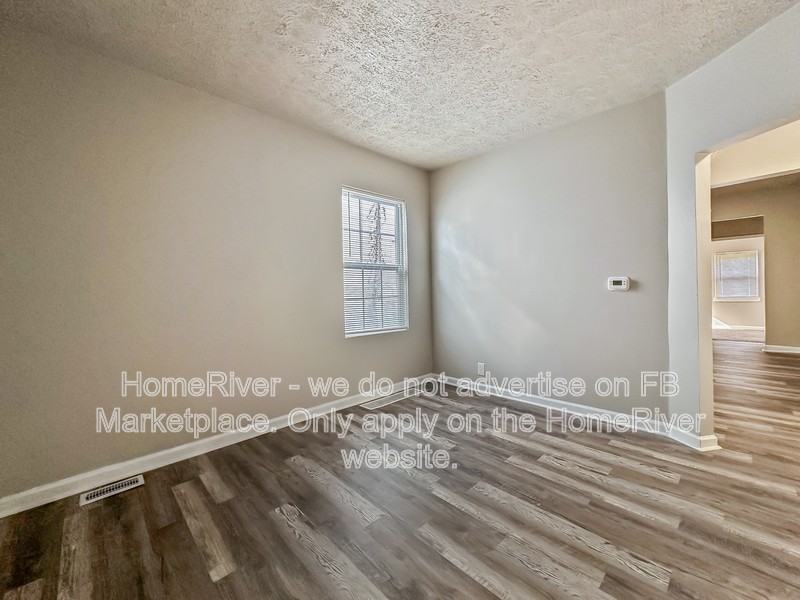 832 S 38th St - Photo 4 of 21