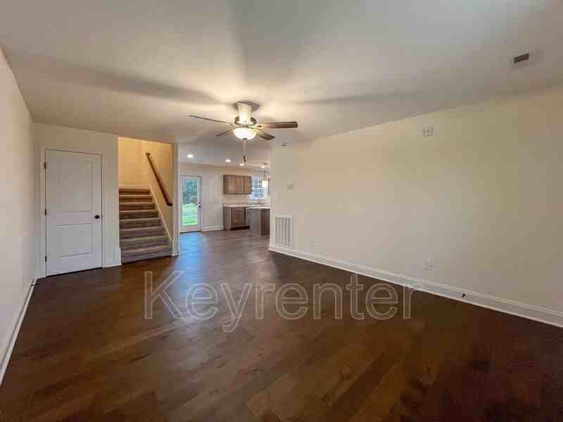 6025 Memory Hill Ln - Photo 3 of 18