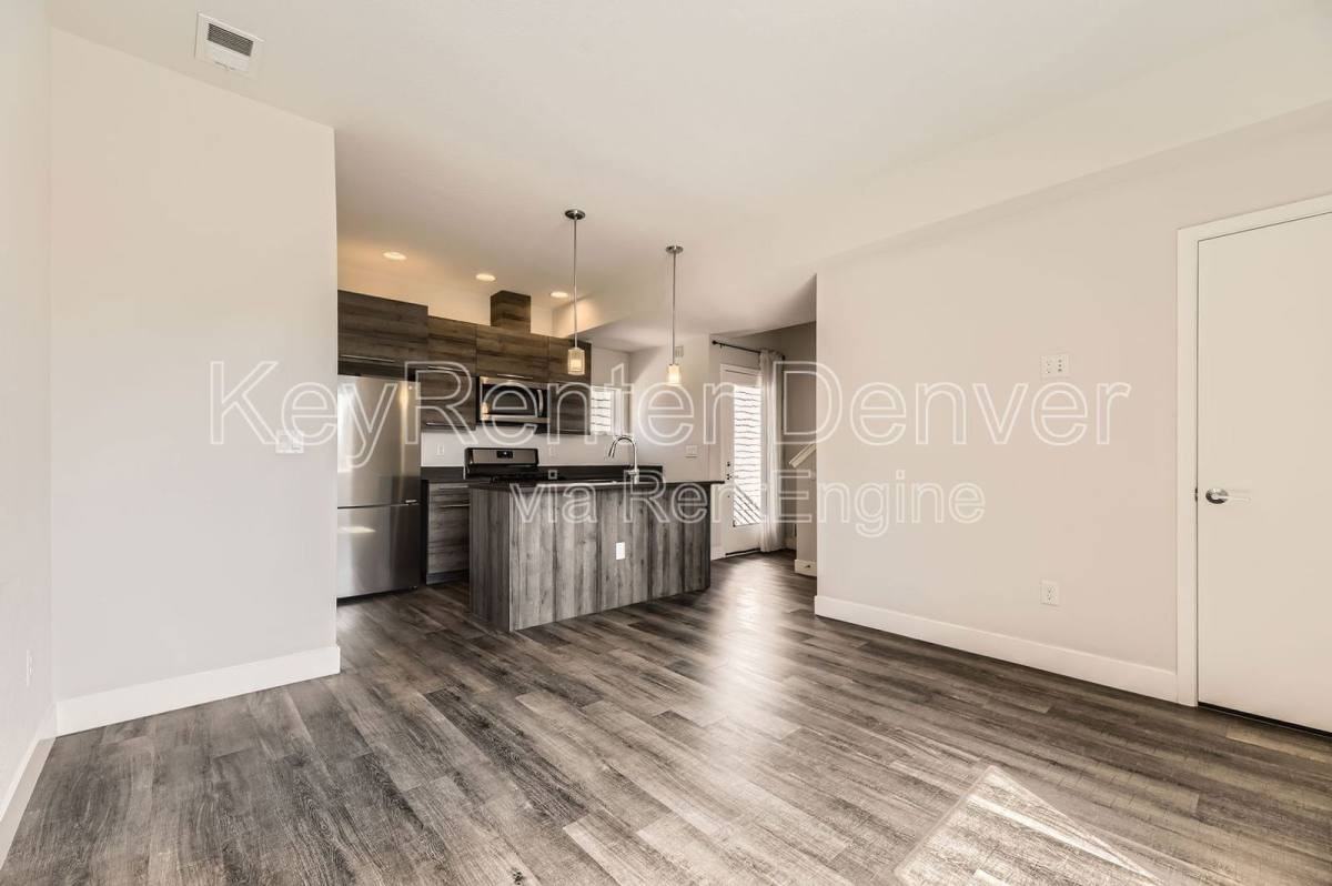 1013 Depew Street - Photo 3 of 10