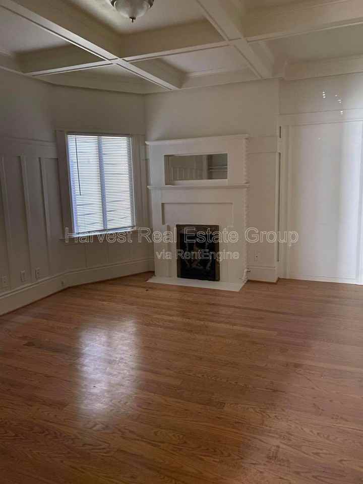 3844 International Blvd #3844A - Photo 2 of 9