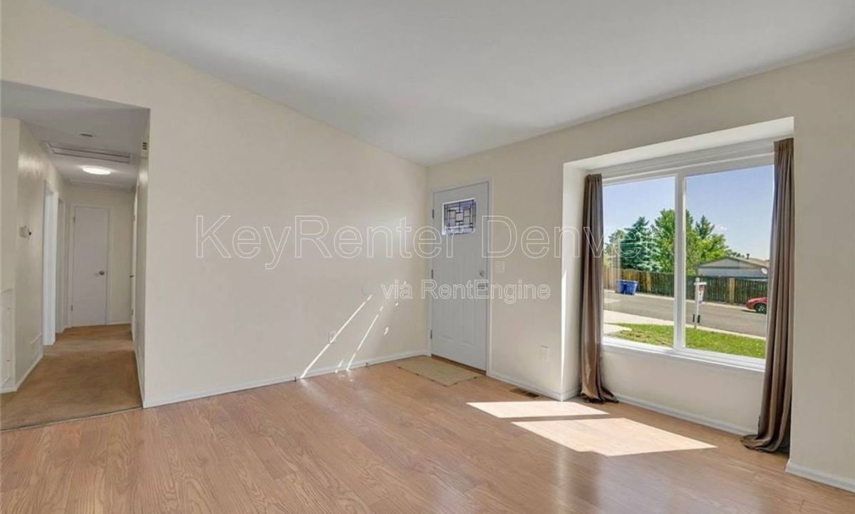 7421 Harlan Way - Photo 3 of 10