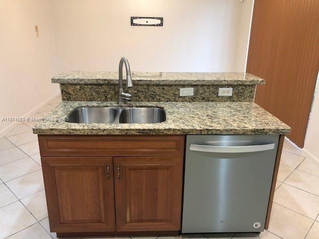 2635 Sw 84th Ter - Photo 3 of 8