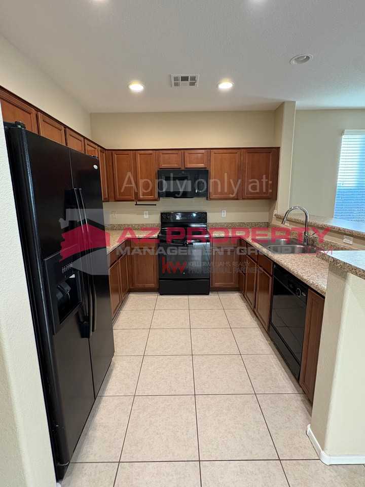 812 S 178th Ln - Photo 5 of 13