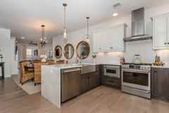 15 Revolution Way - Photo 1 of 1